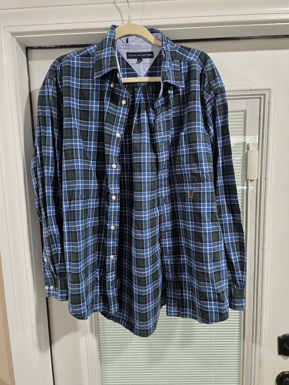 Tommy Hilfiger White & Blue Plaid Long-Sleeve Button-Down Shirt
